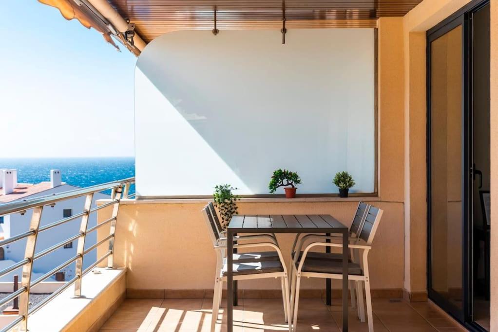 Bright And Welcoming Holiday Home Puerto de Santiago  Ngoại thất bức ảnh